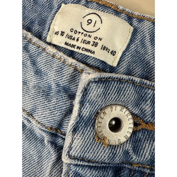 Cotton On Mom Jean Cutoff Shorts Women’s 6 Light Wash - Picture 5 of 8